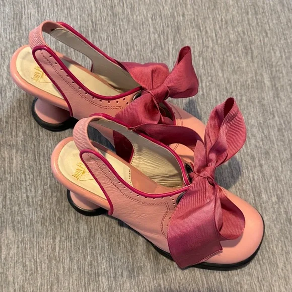 John Fluevog Pink Heels with Bow - Picture 3 of 4